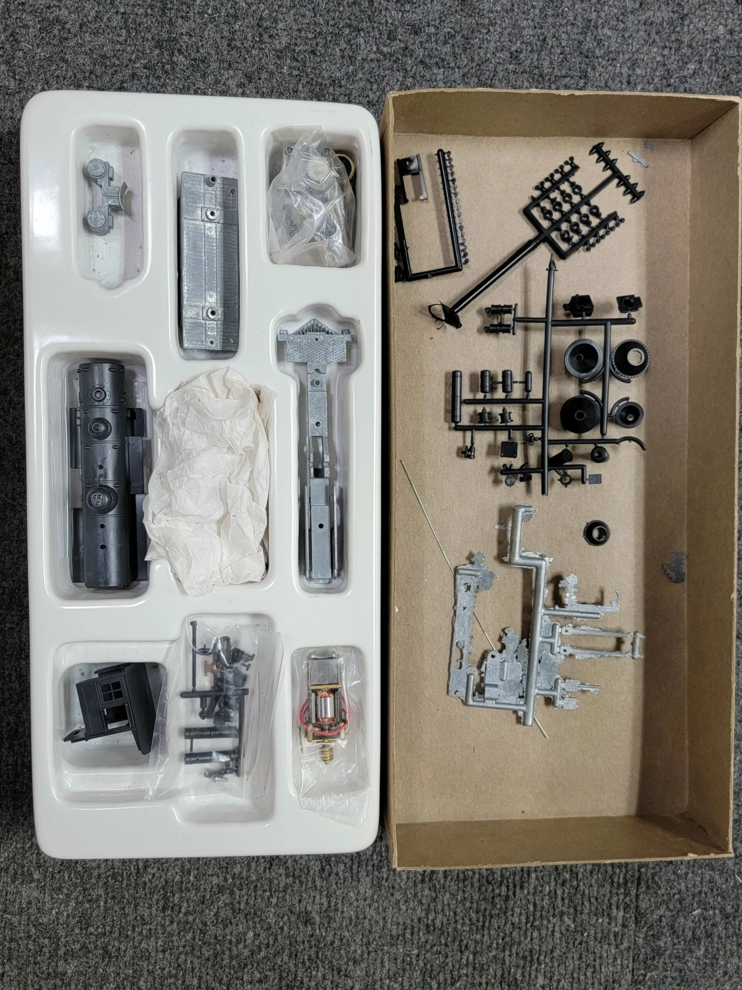 Roundhouse HOn3 Scale 2-8-0 Old Timer Steam Locomotive Kit - NOS 2 Roundhouse HOn3 Scale 2-8-0 Old Timer Steam Locomotive Kit - NOS - Image 2