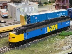 Proto 2000 433-8833 HO Scale EMD E8A Diesel VIA 1800 - USED