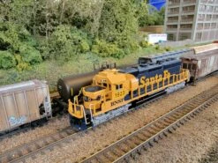 Kato N Scale EMD SD40-2 Mid Ex ATSF BNSF 1923 - Detailed Custom Painted