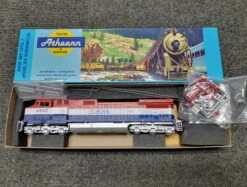 Athearn 4927 HO Scale GE C44-9 Diesel (BB Kit) BC Rail 4642 - NOS