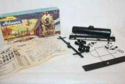 Athearn 1570 HO Scale Single Dome Tank Car (Blue Box Kit) Undecorated - NOS