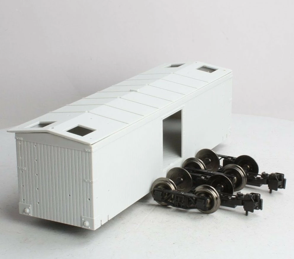 Bachmann Big Hauler 98912 G Scale KIT Reefer Car Undecorated - NOS 1 Bachmann Big Hauler 98912 G Scale KIT Reefer Car Undecorated - NOS