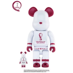 Medicom BE@RBRICK OFFICIAL FIFA WORLD CUP QATAR 2022™ CHROME WHITE 100% & 400%