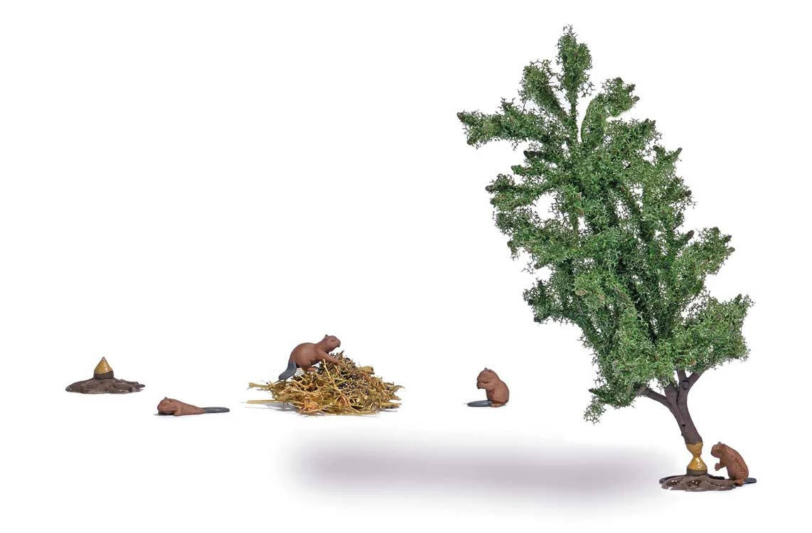 Busch 7893 HO Scale Beaver Lodge With 4 Beavers And Tree Miniature Scene 1 Busch 7893 HO Scale Beaver Lodge With 4 Beavers And Tree Miniature Scene