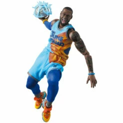 Medicom MAFEX No.197 MAFEX LeBron James SPACE JAM: A NEW LEGACY Ver. Action Figure