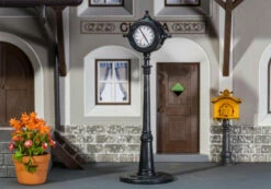 POLA 333219 G Gauge Street Clock