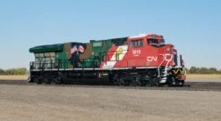 ScaleTrains Rivet 33637 N Scale GE ET44 Tier 4 Diesel "Veterans Commemorative" CN 3015