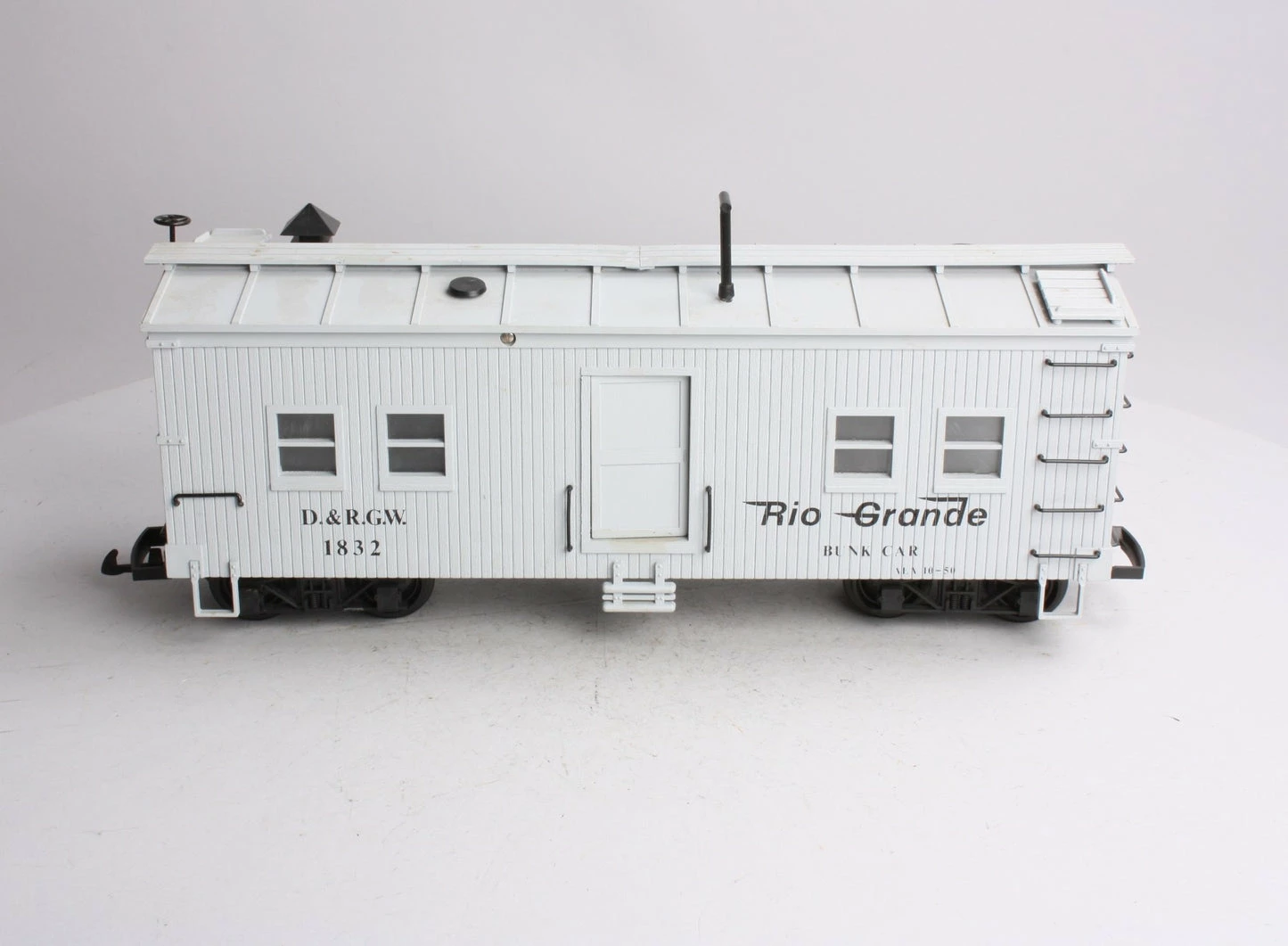USA Trains R1832 G Gauge Bunk Car D&RGW #046 - NOS 1 USA Trains R1832 G Gauge Bunk Car D&RGW #046 - NOS