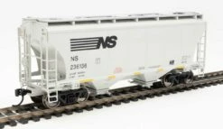 Walthers 910-7588 HO 39' Trinity 3281 2 Bay Covered Hopper NS 236136