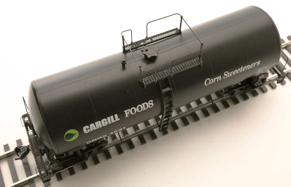 Walthers 920-100146 HO Scale 16,000 Gallon Funnel Flow Tank Car Cargill Corn Sweetener CRGX 4531 3 Walthers 920-100146 HO Scale 16,000 Gallon Funnel Flow Tank Car Cargill Corn Sweetener CRGX 4531 - Image 3