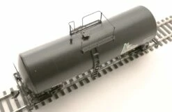 Walthers 920-100156 HO Scale 16,000 Gallon Funnel Flow Tank Car Minnesota Corn DMIX 190194 -Bandai Sales Store walthers 920 100156 ho scale 16 000 gallon funnel flow tank car minnesota corn dmix 190194 3
