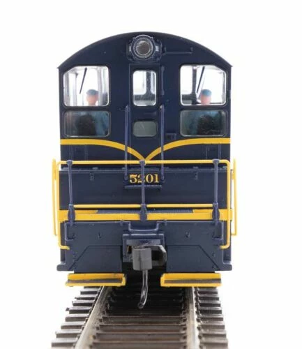 Walthers Mainline 910-10613 HO Scale EMD NW2 Phase V Switcher Chesapeake & Ohio C&O 5201 2 Walthers Mainline 910-10613 HO Scale EMD NW2 Phase V Switcher Chesapeake & Ohio C&O 5201 - Image 2