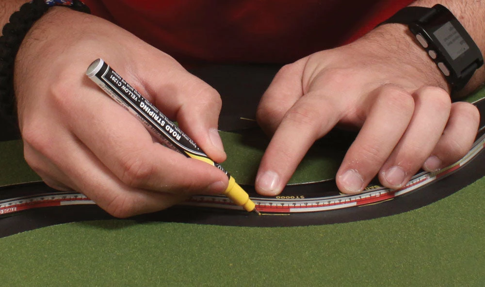 Woodland Scenics C1291 Road Striping Pen, White 2 Woodland Scenics C1291 Road Striping Pen, White - Image 2