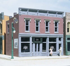 Woodland Scenics DPM 10200 HO Scale Robert's Dry Goods [Building Structure Kit]